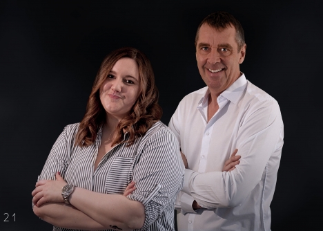 Ex-Publicis-Duo startet Digital-Produktion SALT21 - Das Ex-Publicis-Duo Anna Lübker und Götz Teege grüßt als SALT21-Founder - Foto: SALT21